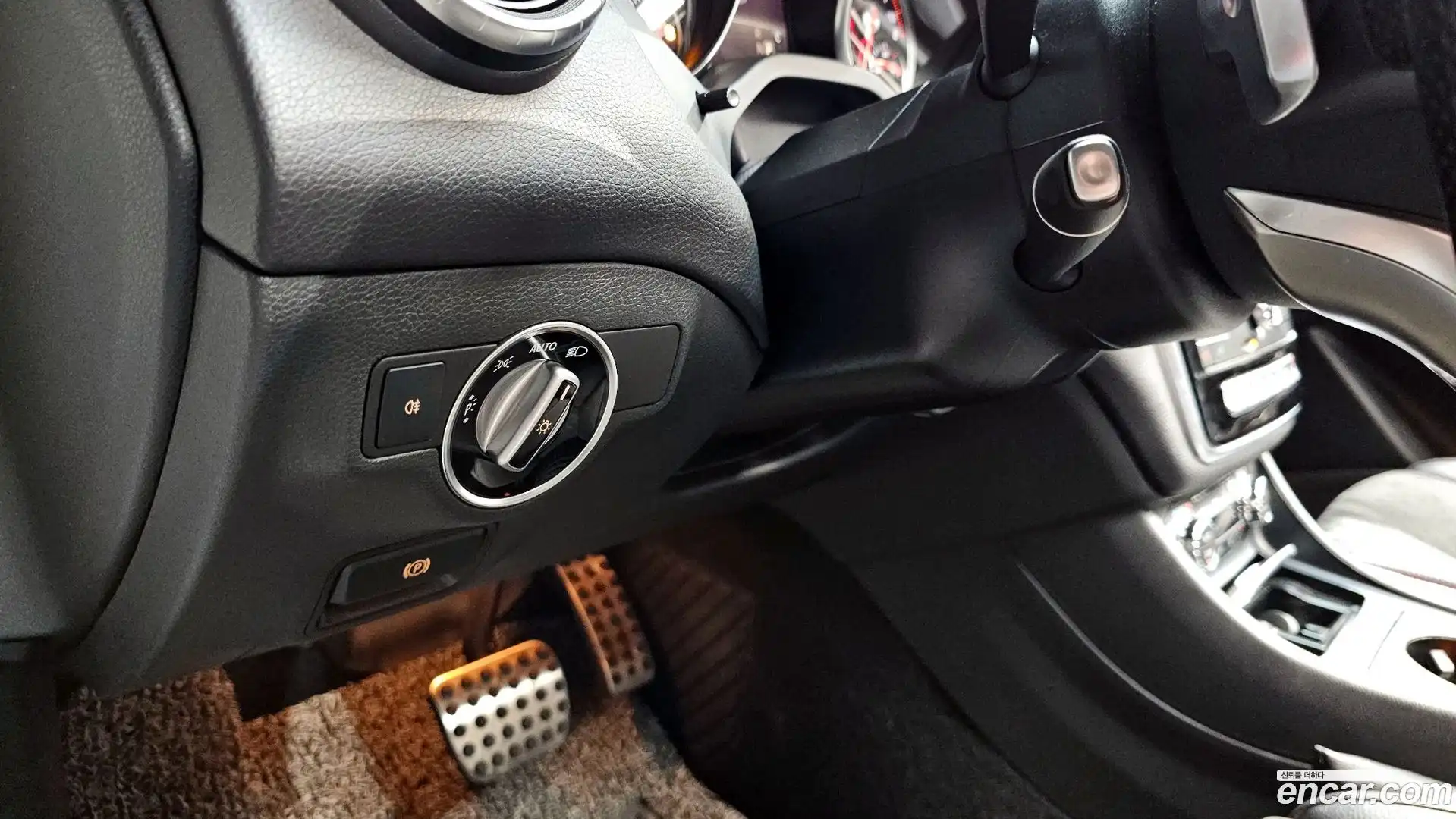 CLA-Class Mercedes-Benz 2018.1-OPTION-017