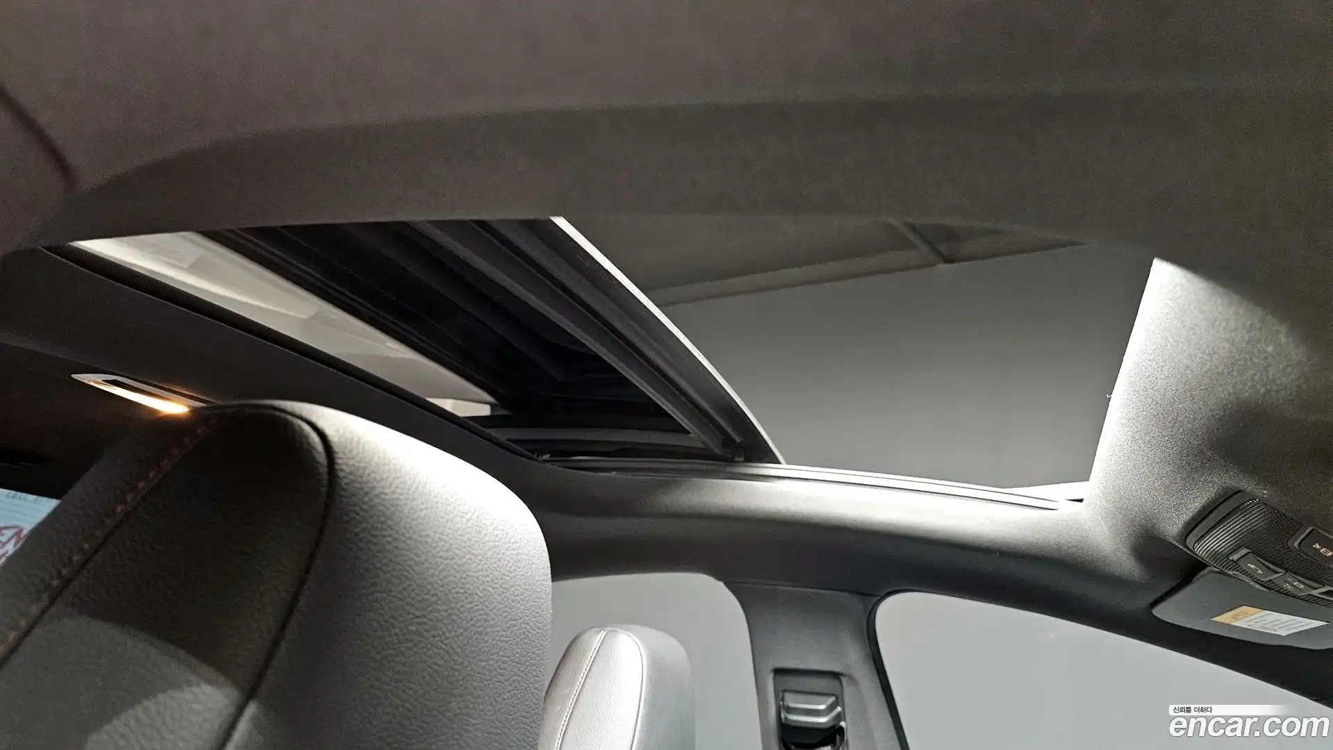 CLA-Class Mercedes-Benz 2018.1-OPTION-023