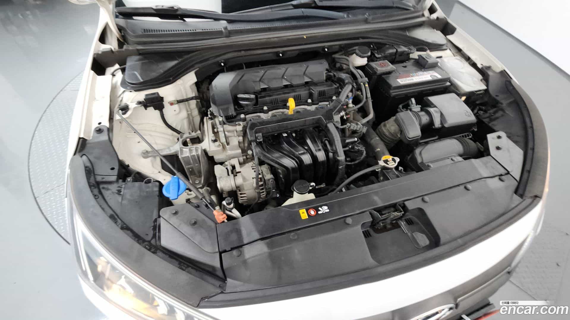 AVANTE Hyundai 2018.9-OUTER-006