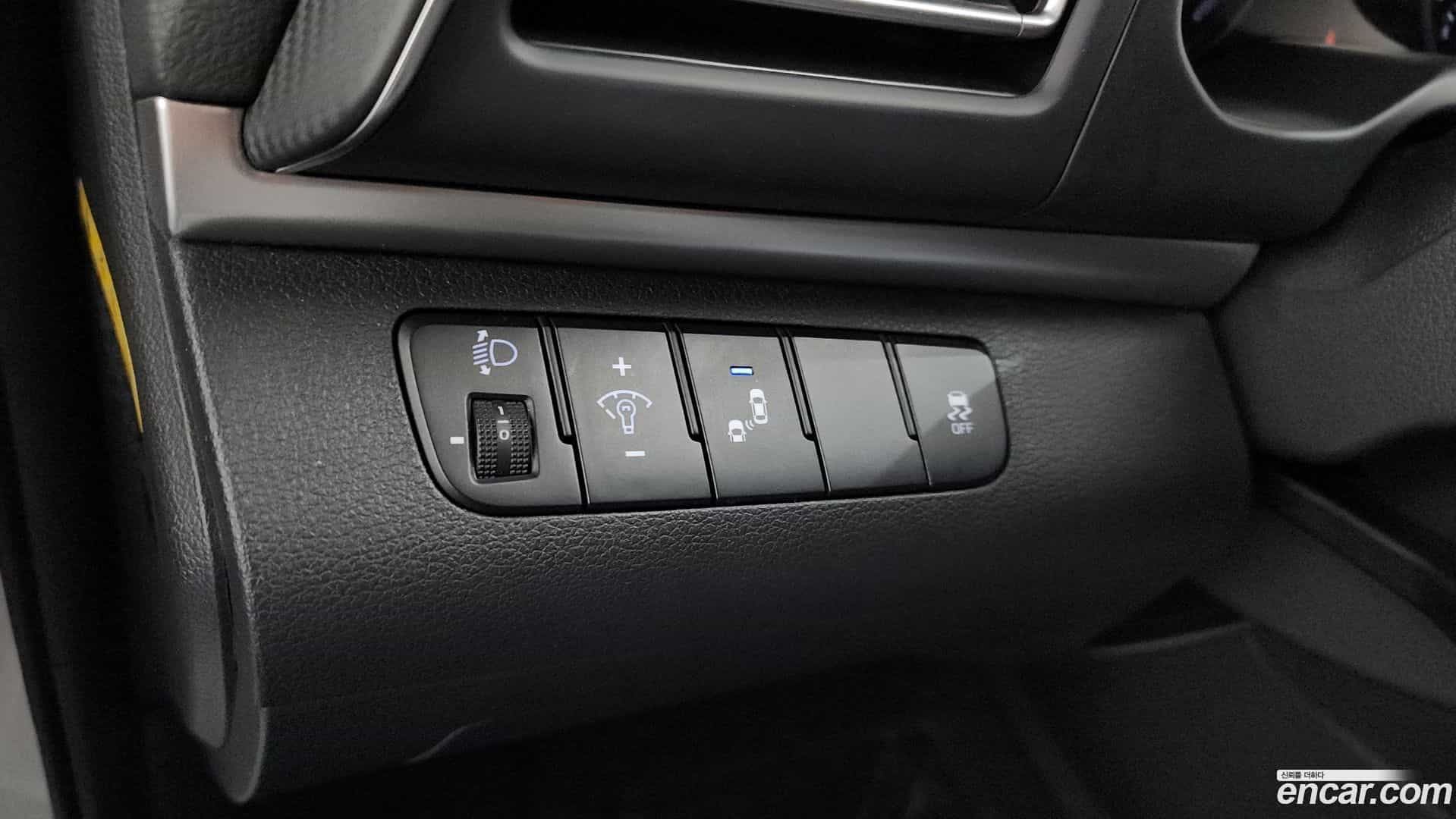 AVANTE Hyundai 2018.9-OPTION-024