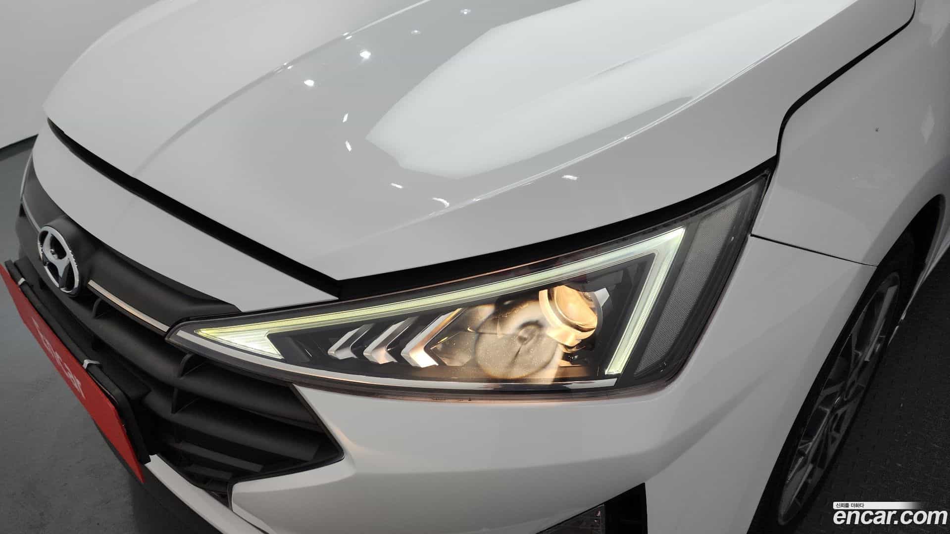 AVANTE Hyundai 2018.9-OUTER-032