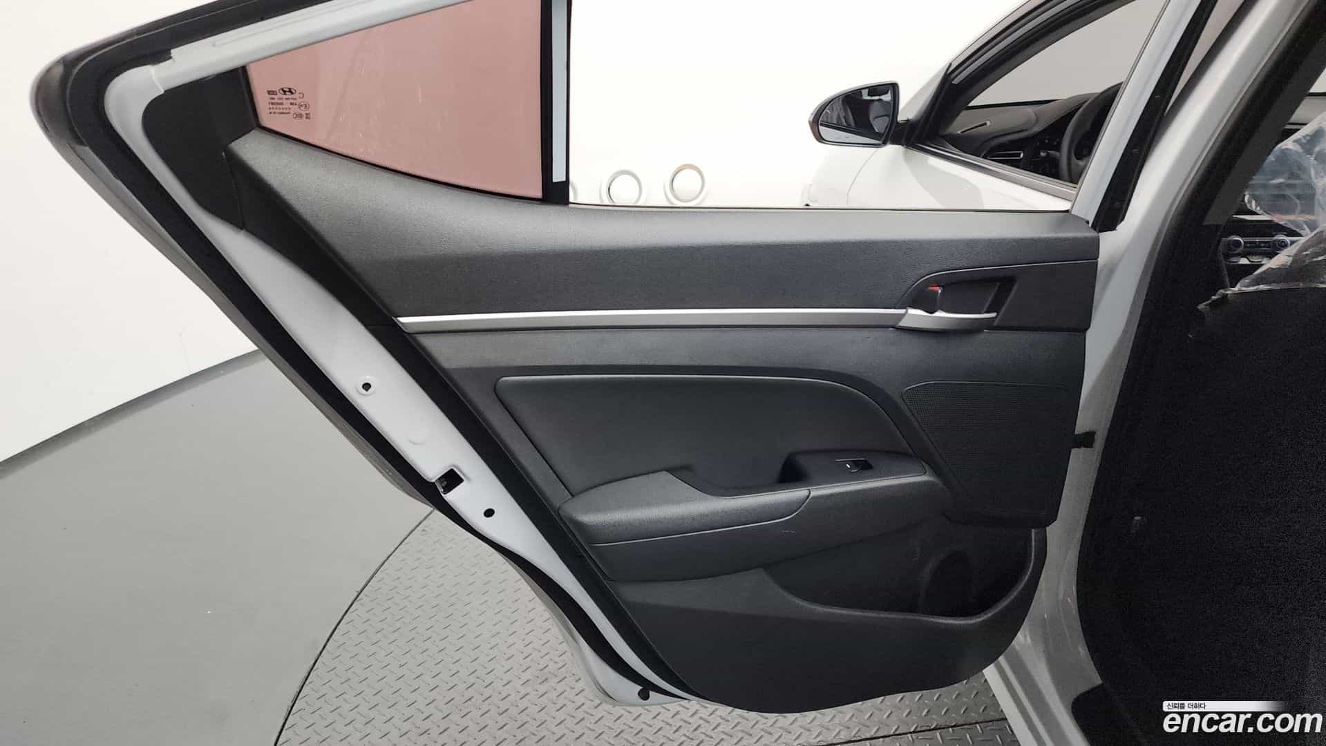 AVANTE Hyundai 2018.9-INNER-035