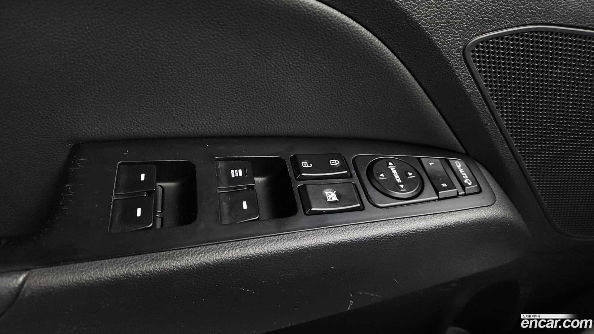AVANTE Hyundai 2018.9-OPTION-041