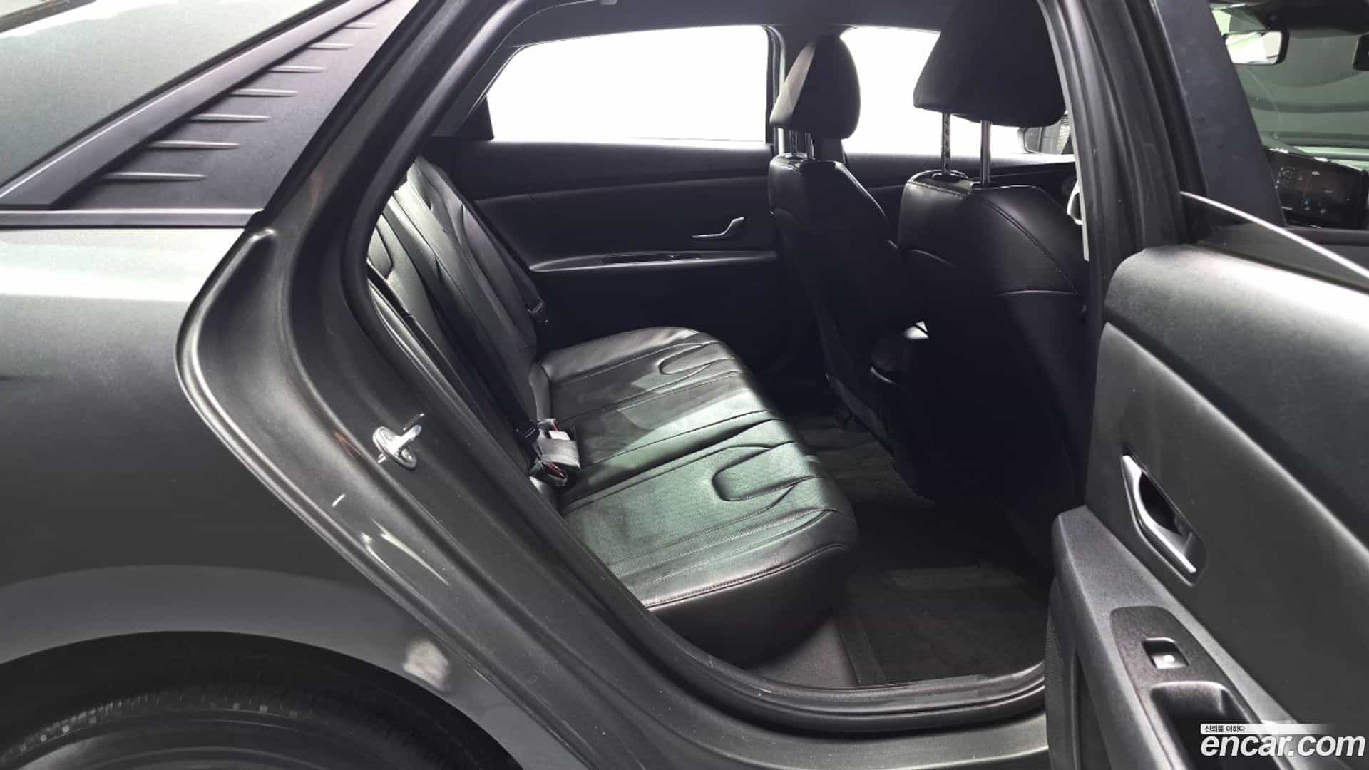 AVANTE Hyundai 2022.0-OPTION-015
