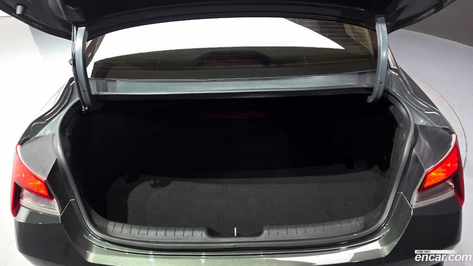 AVANTE Hyundai 2022.0-OPTION-020