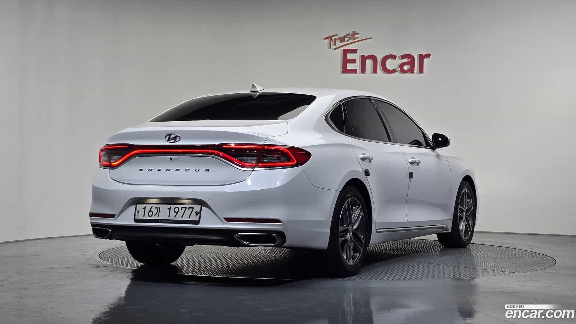 Grandeur Hyundai 2019.1-OUTER-002
