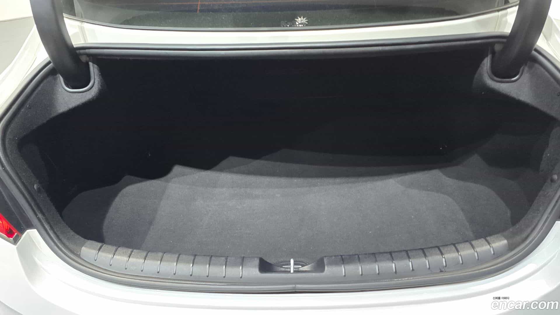 Grandeur Hyundai 2019.1-OPTION-020