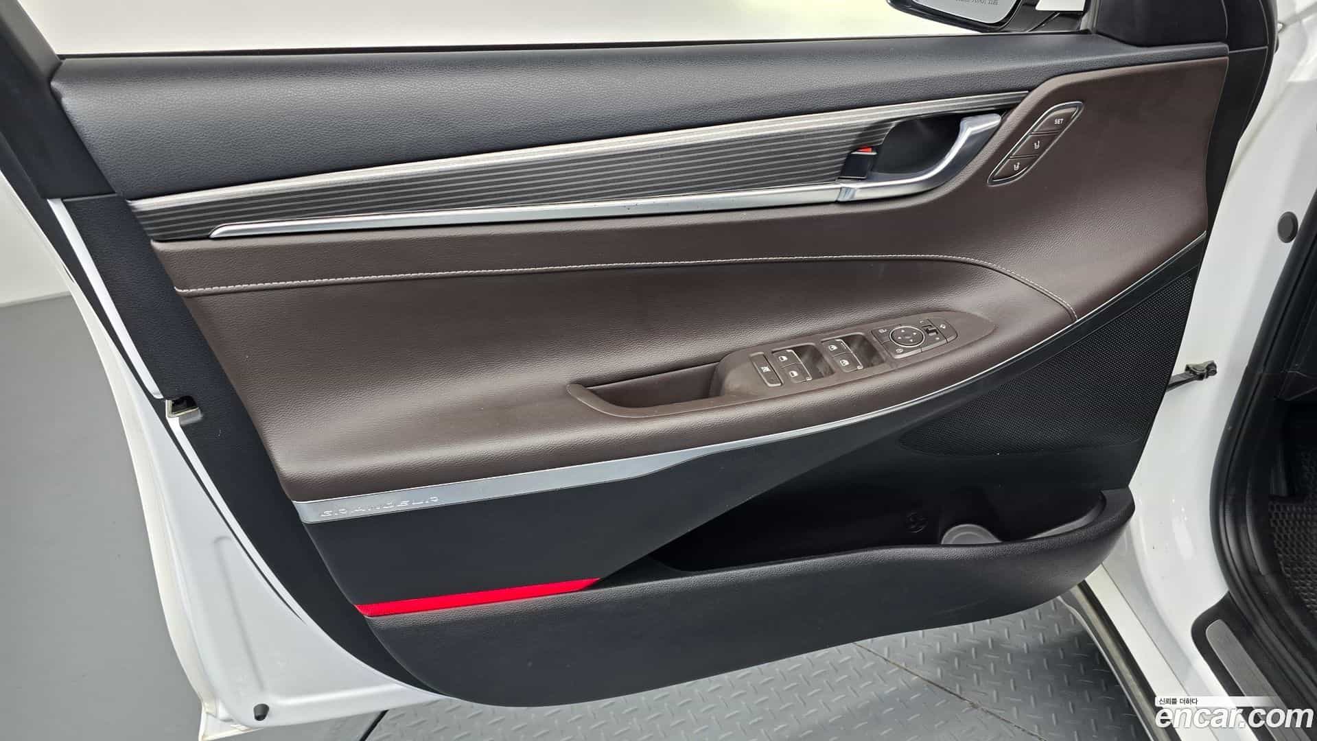 Grandeur Hyundai 2019.1-INNER-034