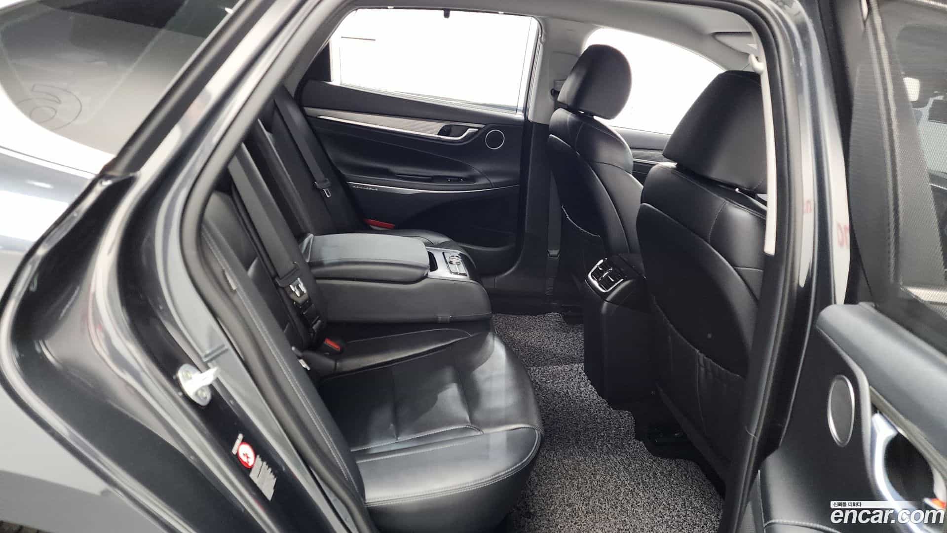 Grandeur Hyundai 2017.4-OPTION-015