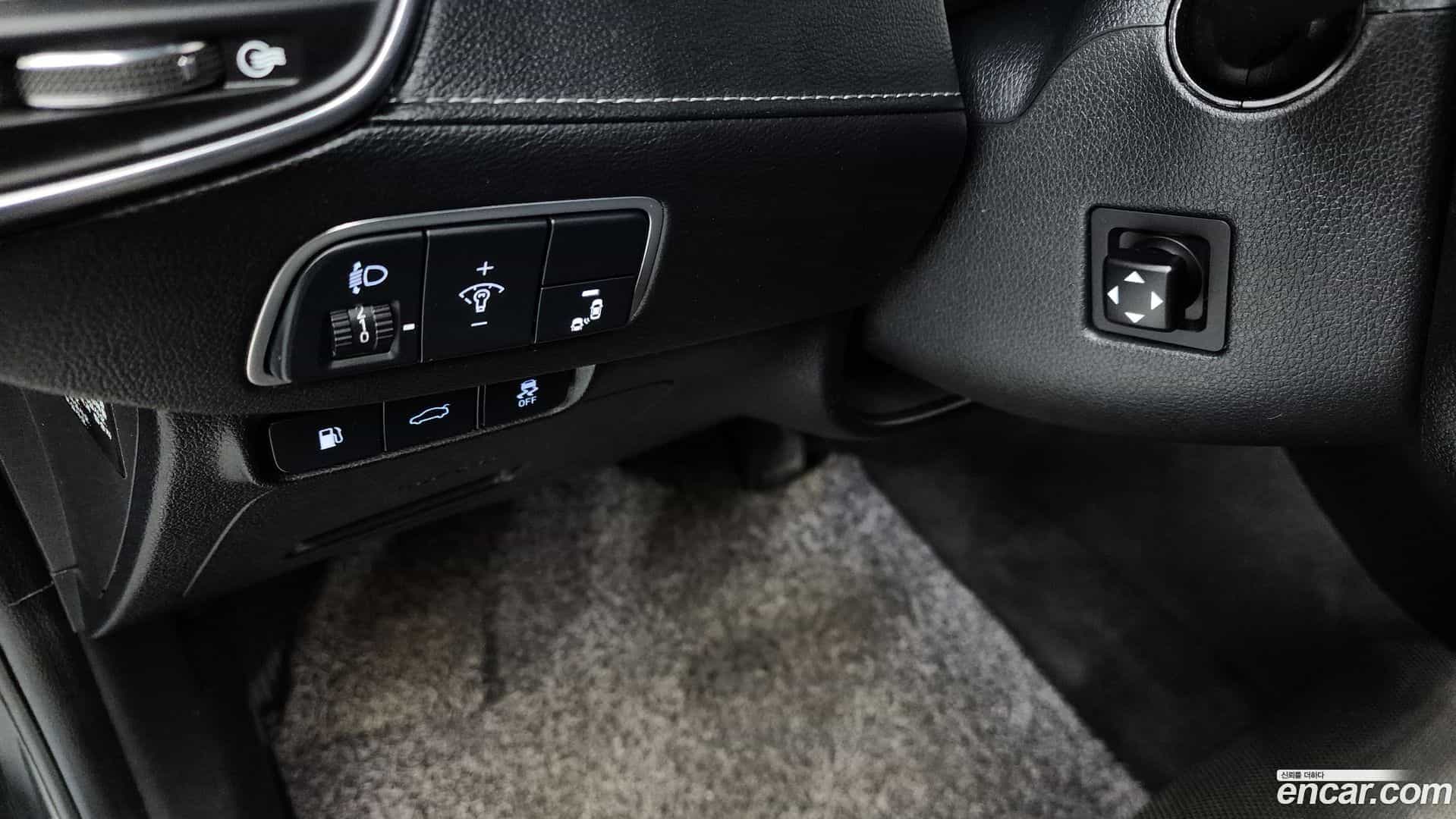 Grandeur Hyundai 2017.4-OPTION-023
