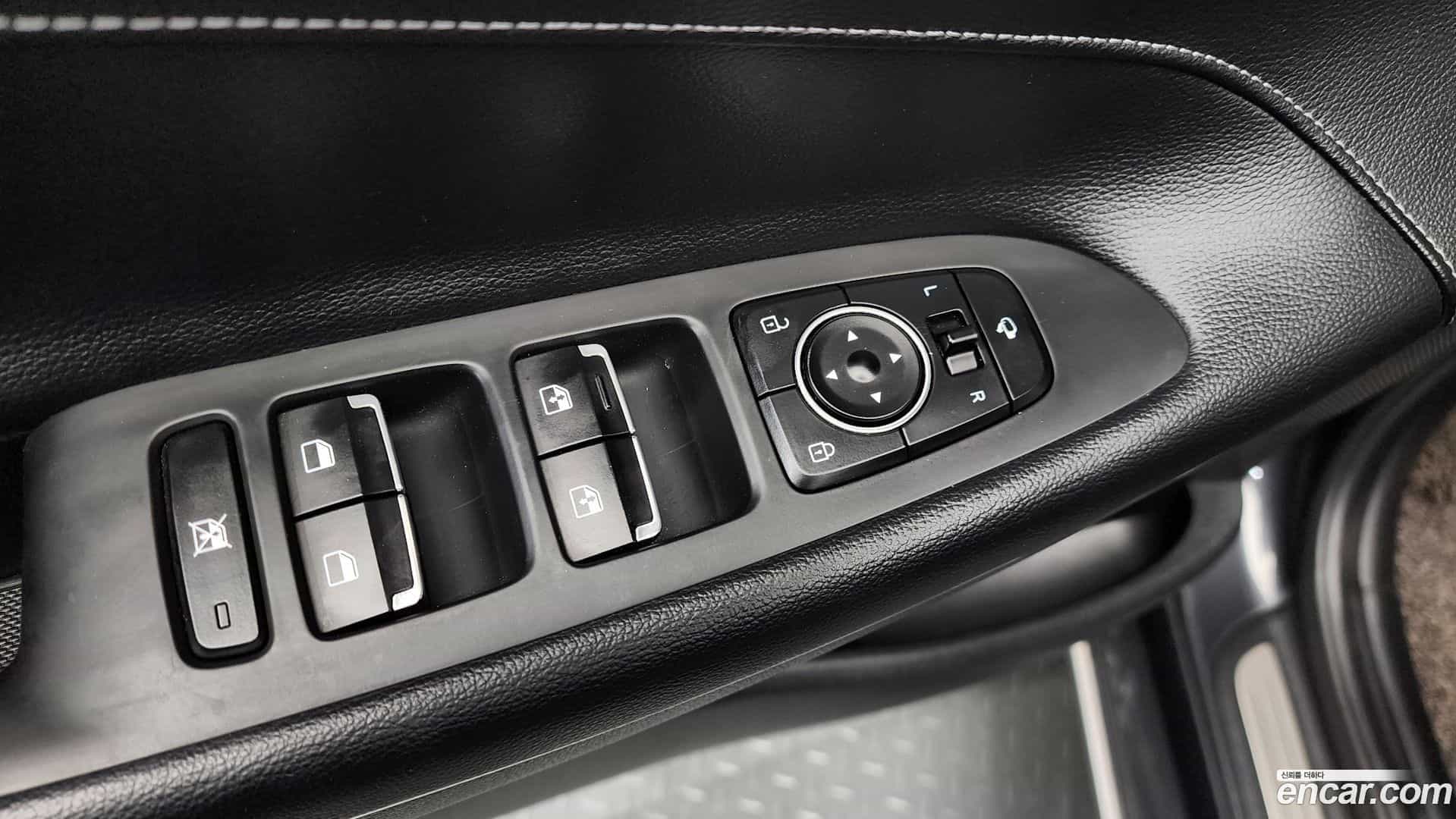 Grandeur Hyundai 2017.4-OPTION-041