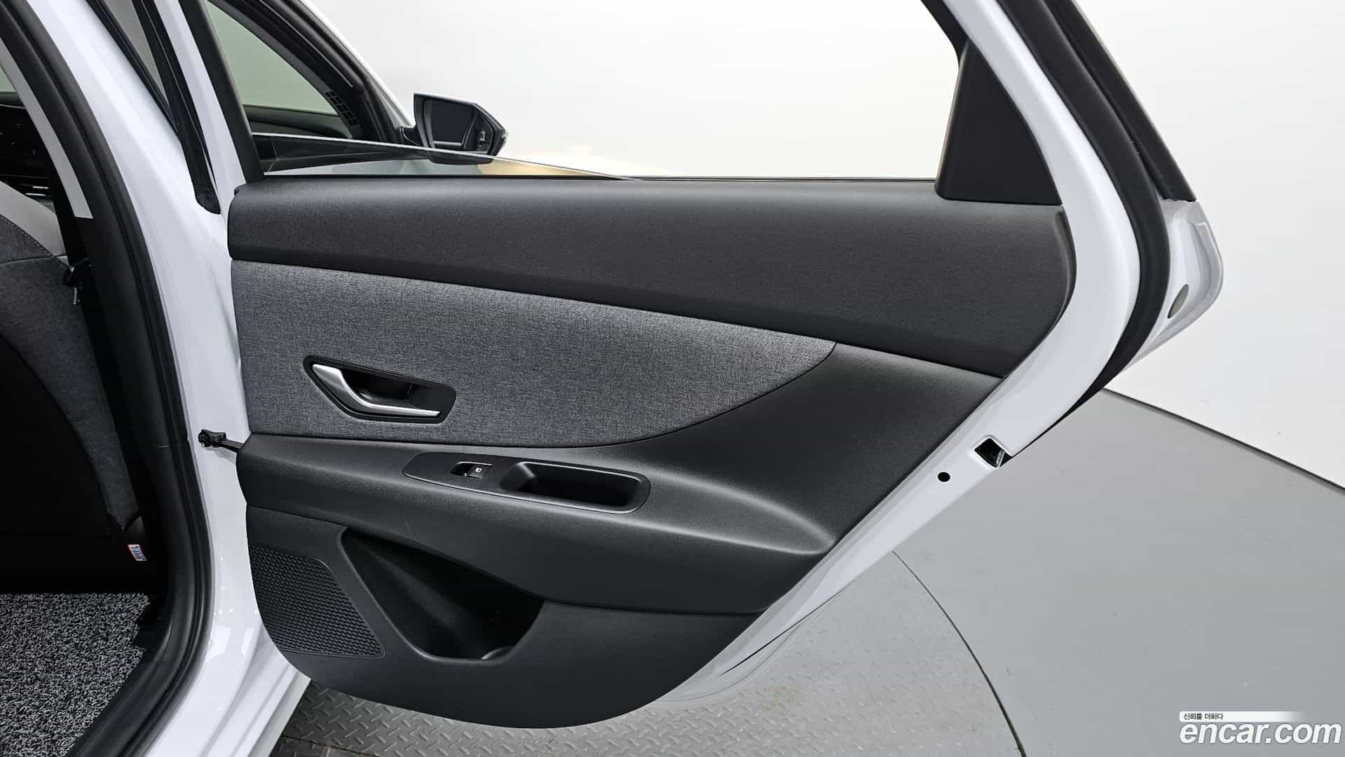 AVANTE Hyundai 2022.10-INNER-035