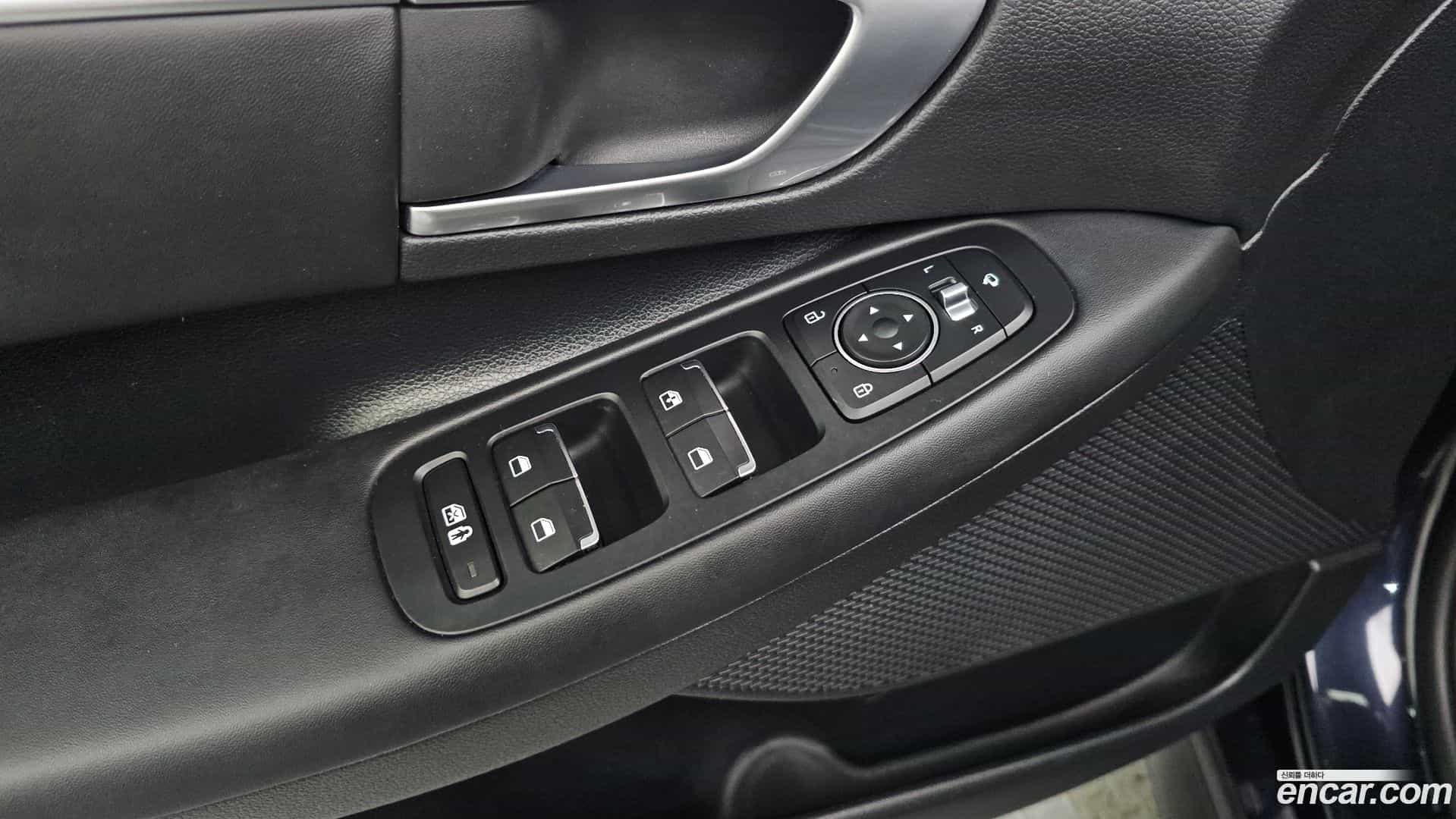 Sonata Hyundai 2019.4-OPTION-023