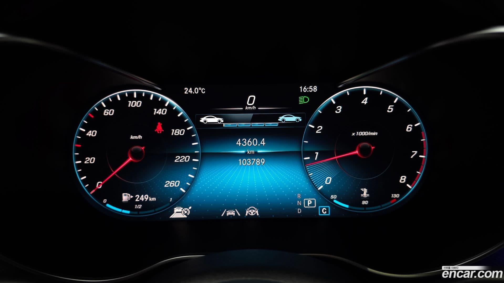 Main__Slider__Photo:C-Class Mercedes-Benz 2021.1-7