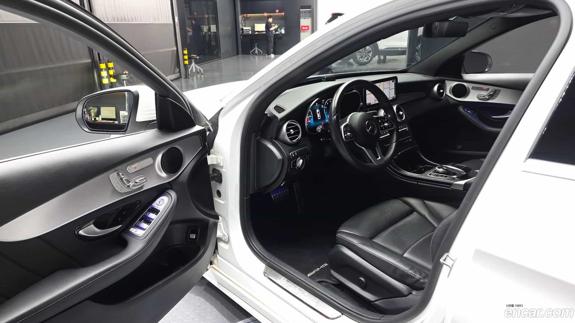 C-Class Mercedes-Benz 2021.1-INNER-010