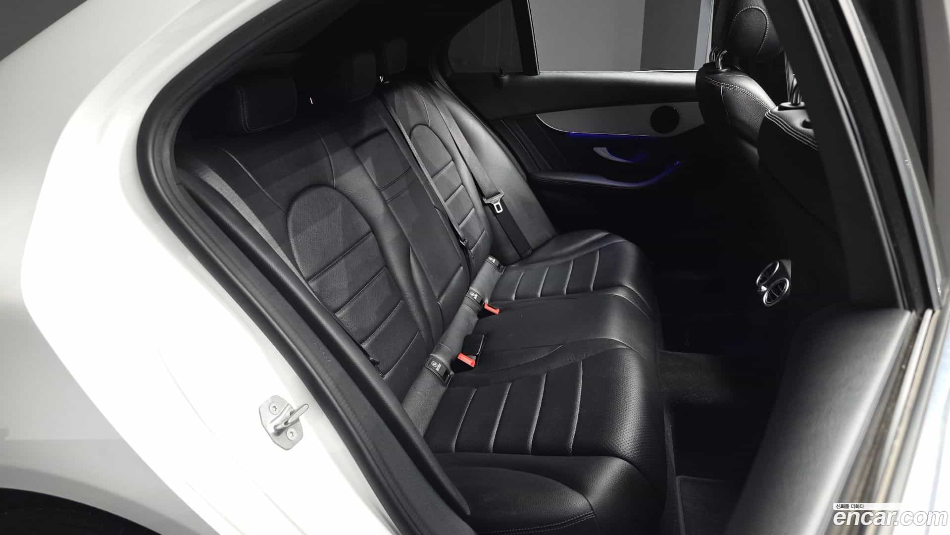 C-Class Mercedes-Benz 2021.1-OPTION-016