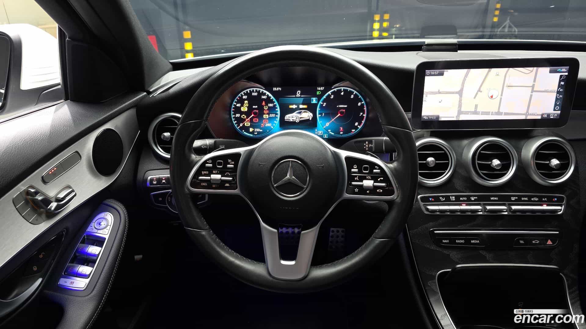C-Class Mercedes-Benz 2021.1-OPTION-017