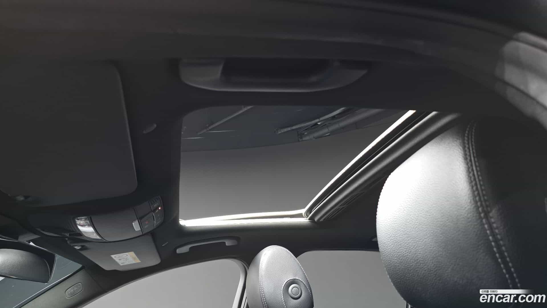 C-Class Mercedes-Benz 2021.1-OPTION-021