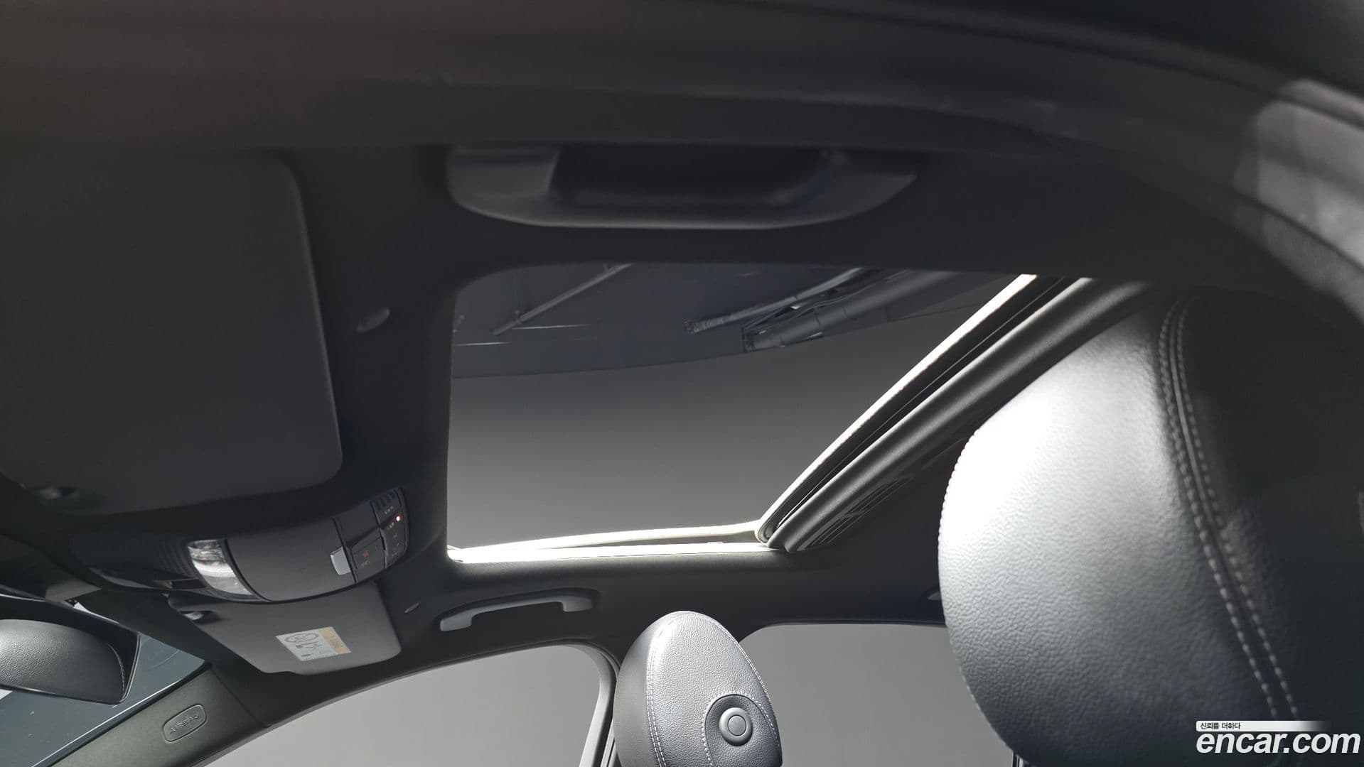 Main__Slider__Photo:C-Class Mercedes-Benz 2021.1-16