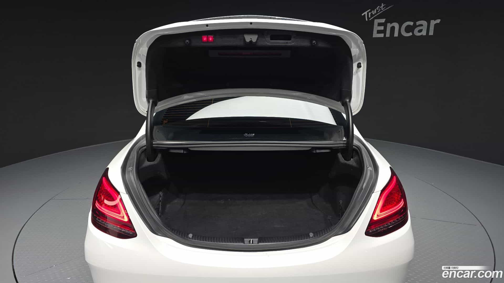C-Class Mercedes-Benz 2021.1-OPTION-024