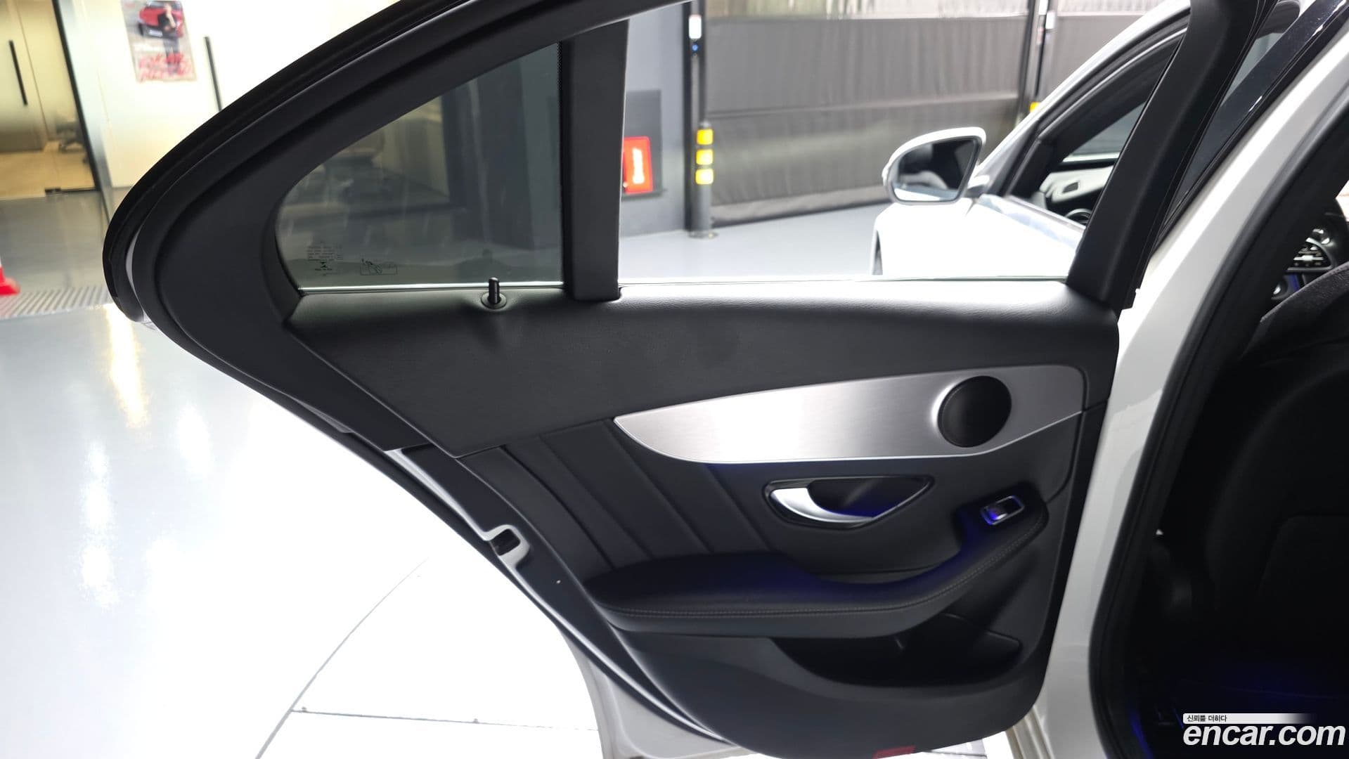 Main__Slider__Photo:C-Class Mercedes-Benz 2021.1-24