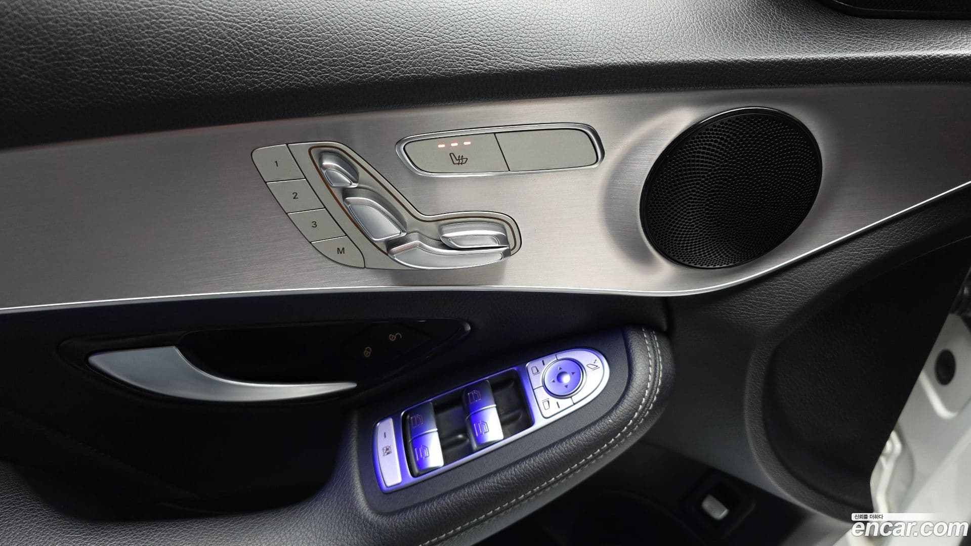Main__Slider__Photo:C-Class Mercedes-Benz 2021.1-29