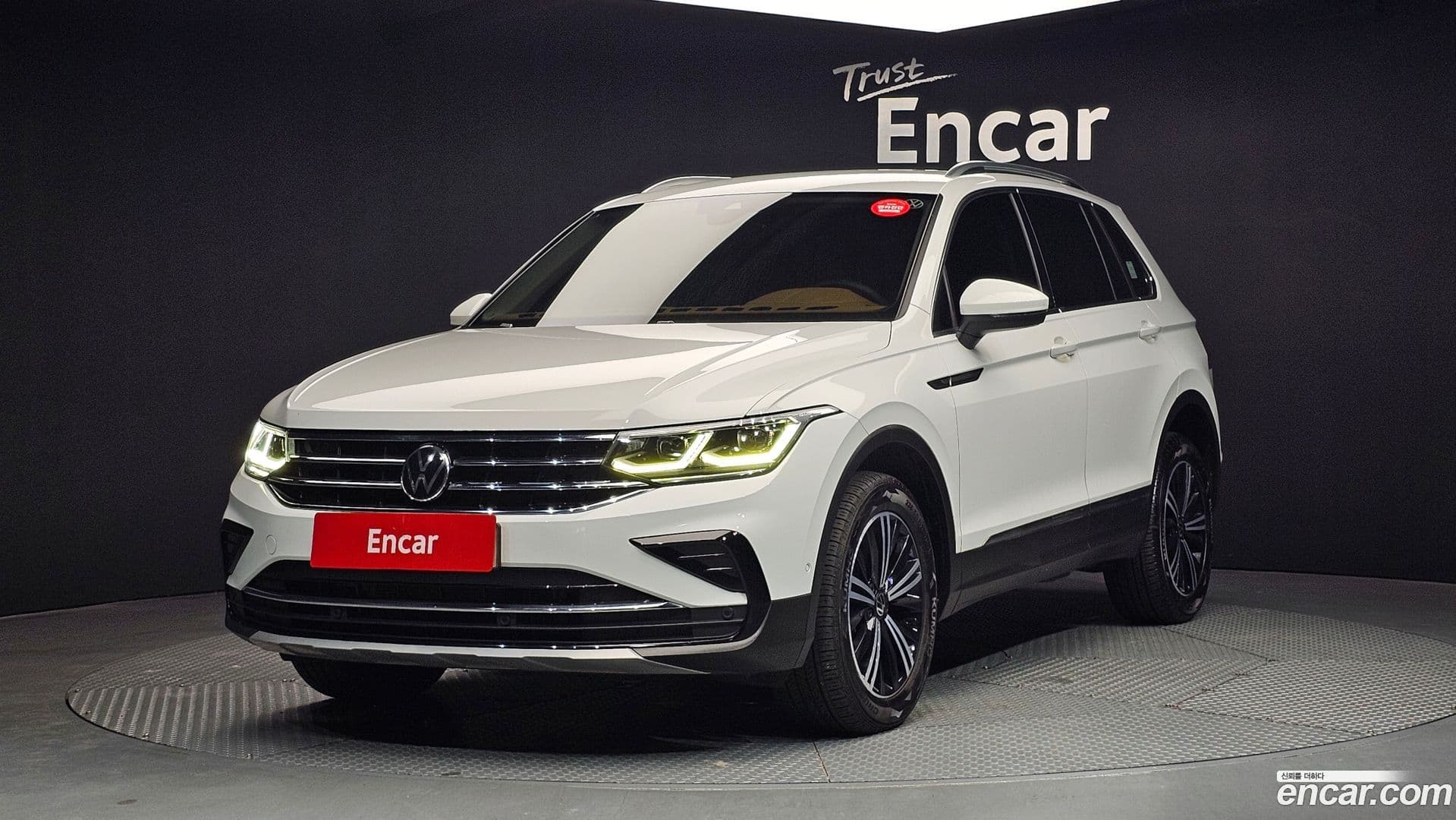 Main__Slider__Photo:Tiguan Volkswagen 2022.2-0