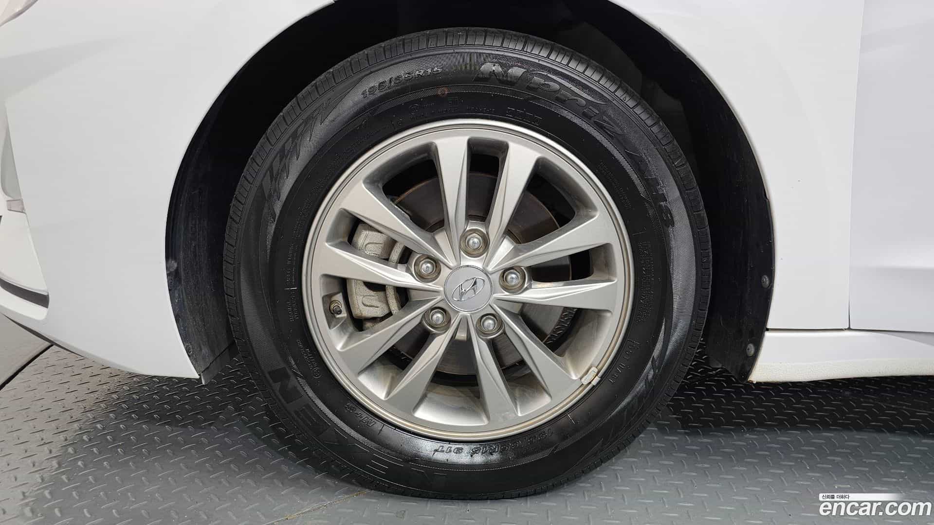 AVANTE Hyundai 2018.10-OUTER-005