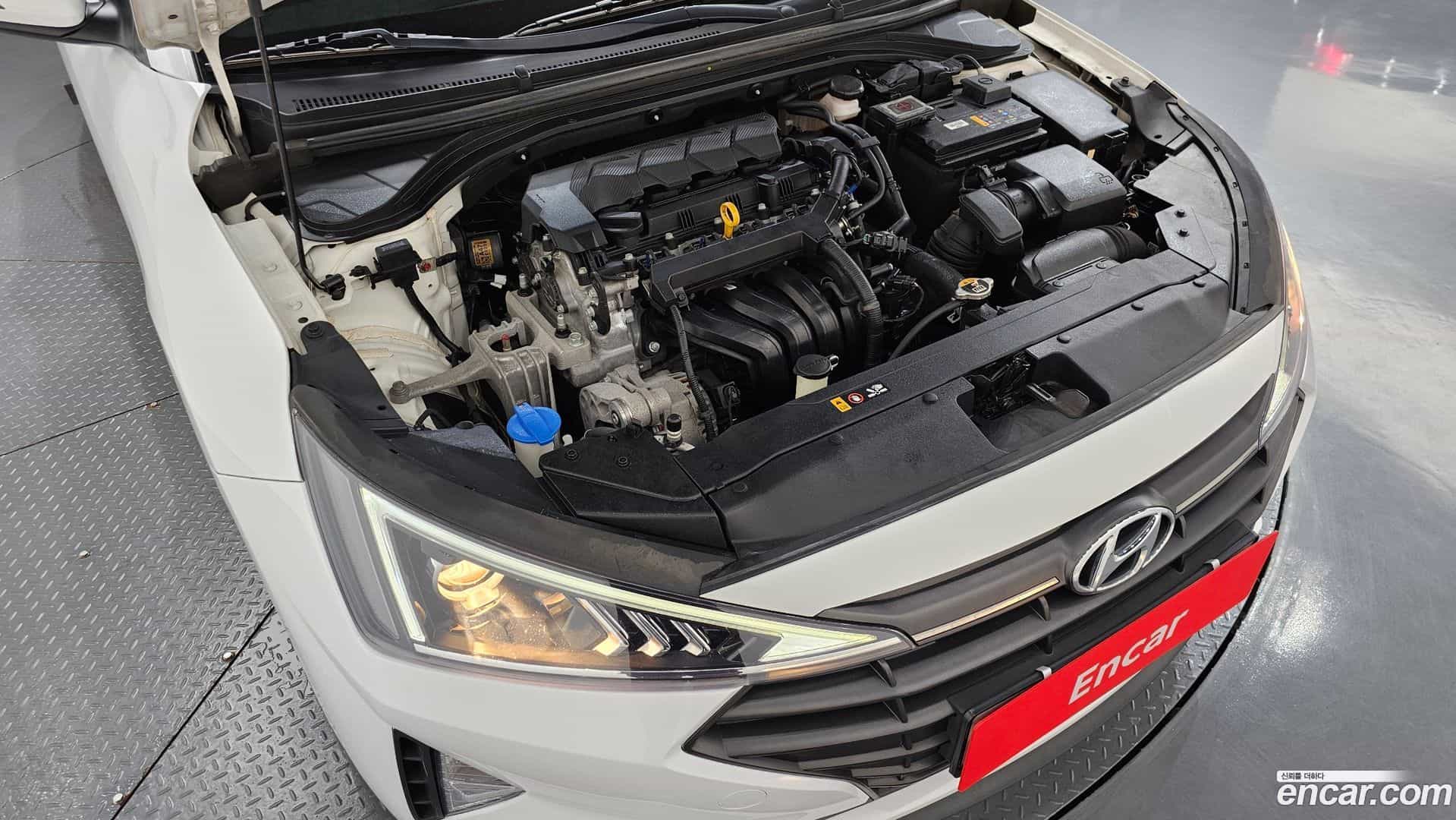 AVANTE Hyundai 2018.10-OUTER-006