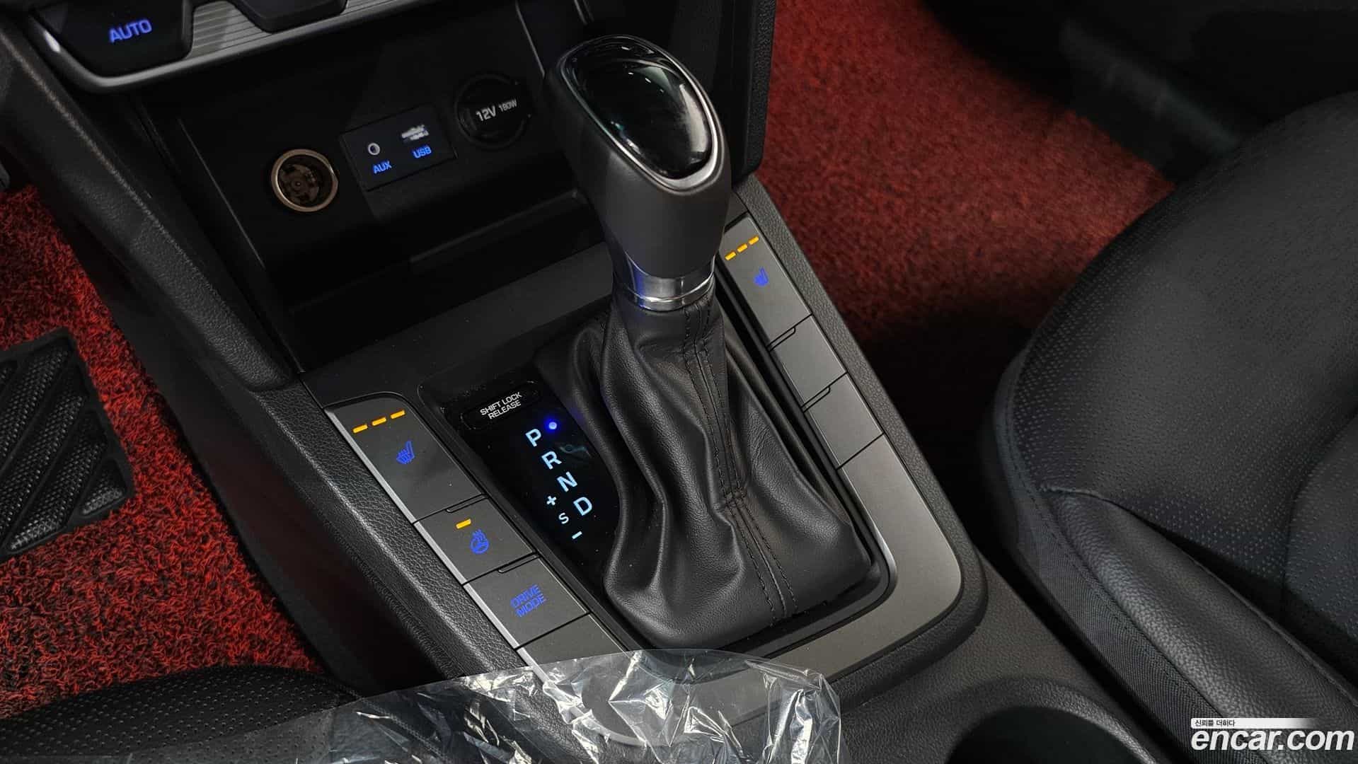 AVANTE Hyundai 2018.10-INNER-009