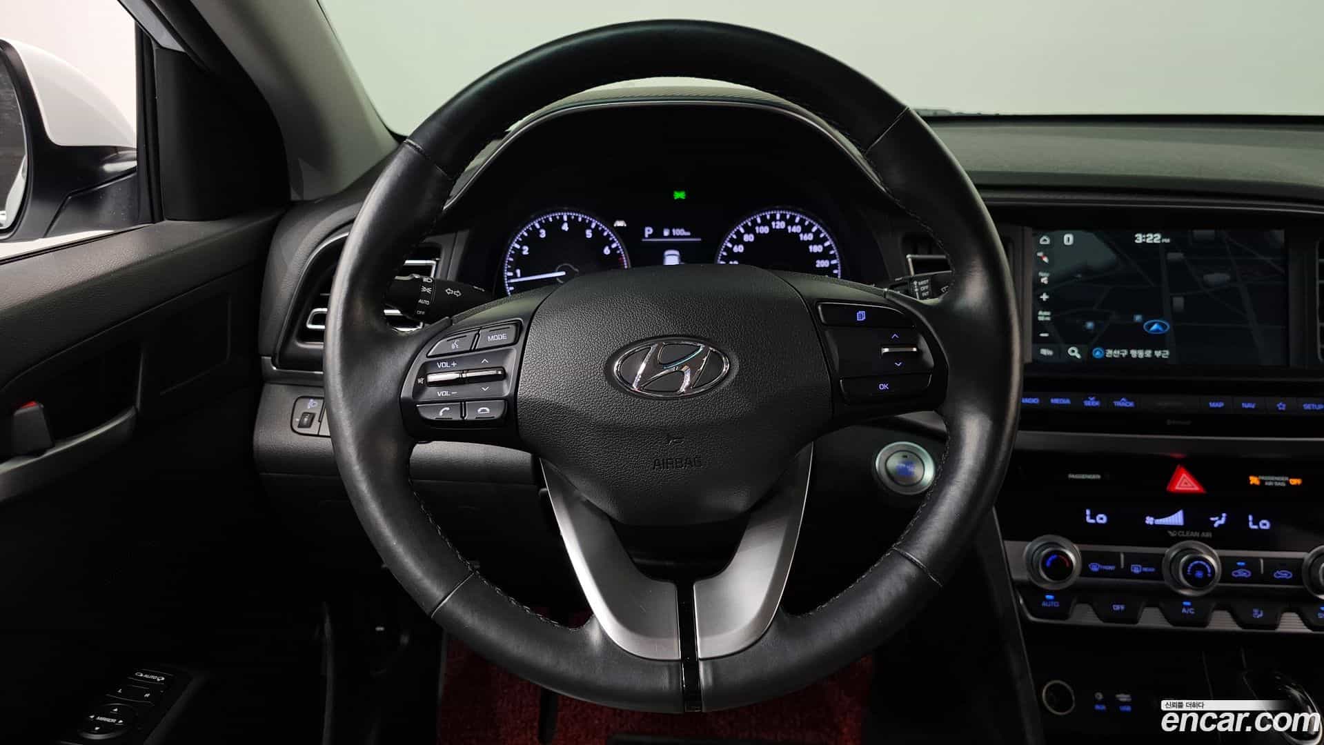 AVANTE Hyundai 2018.10-OPTION-017