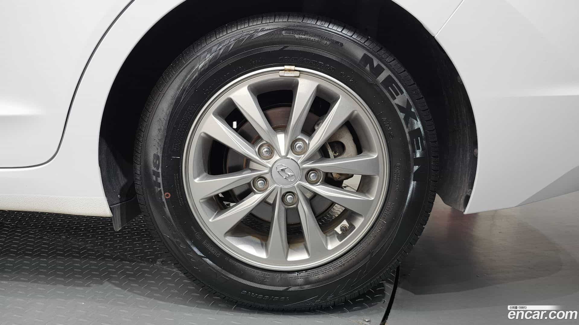 AVANTE Hyundai 2018.10-OUTER-031