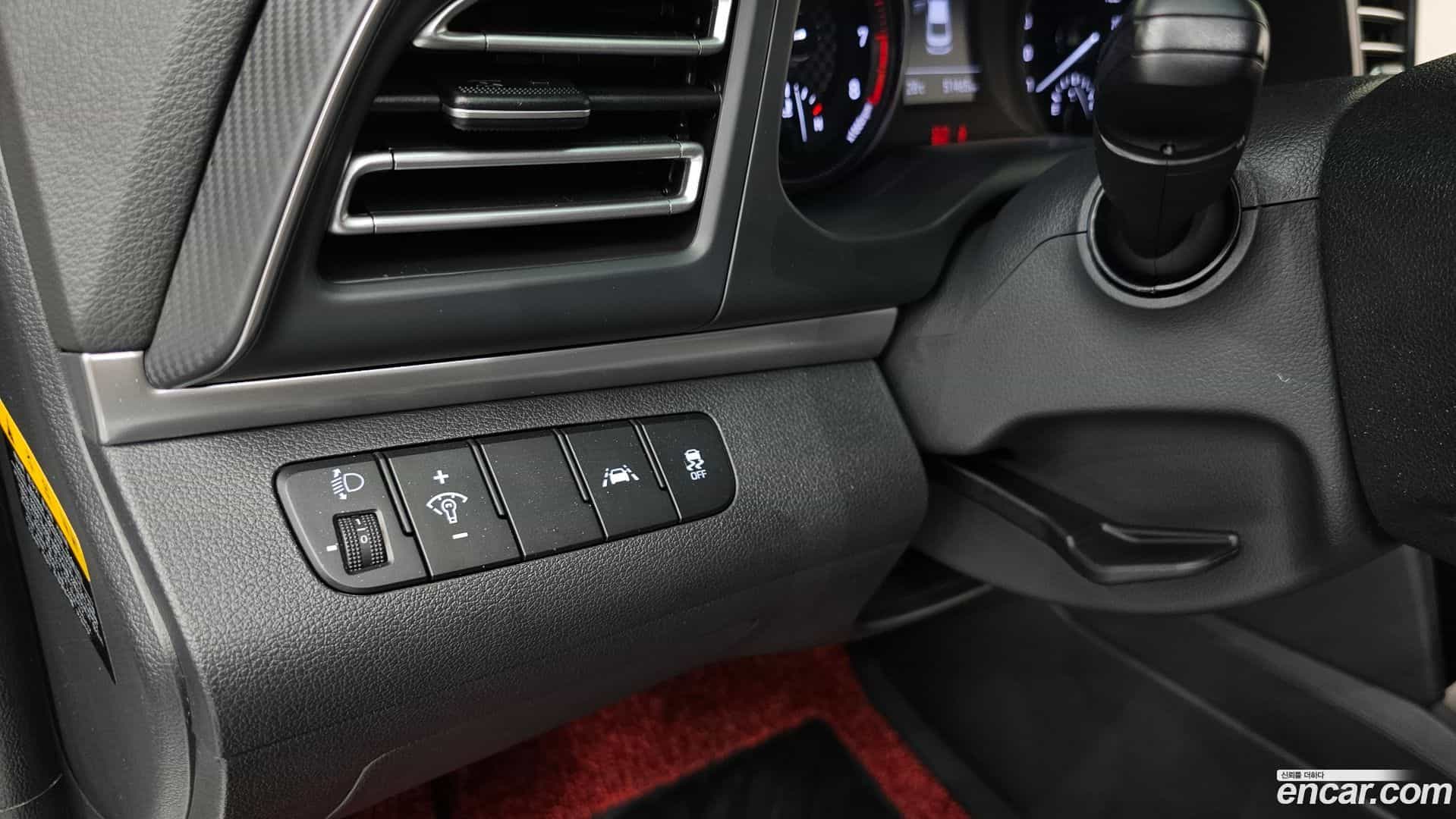 AVANTE Hyundai 2018.10-OPTION-042