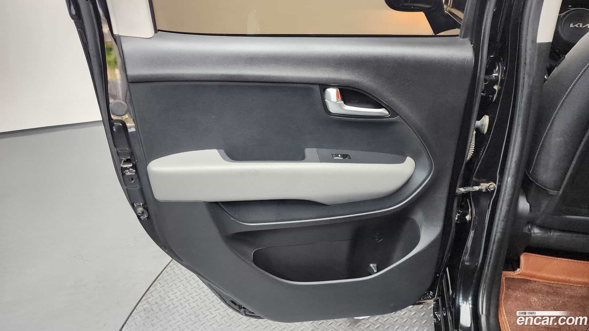 RAY Kia 2023.2-INNER-035