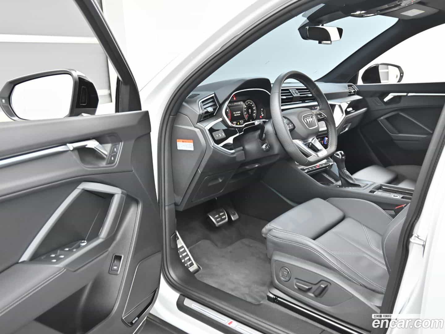 Q3 Audi 2025.7-OPTION-015