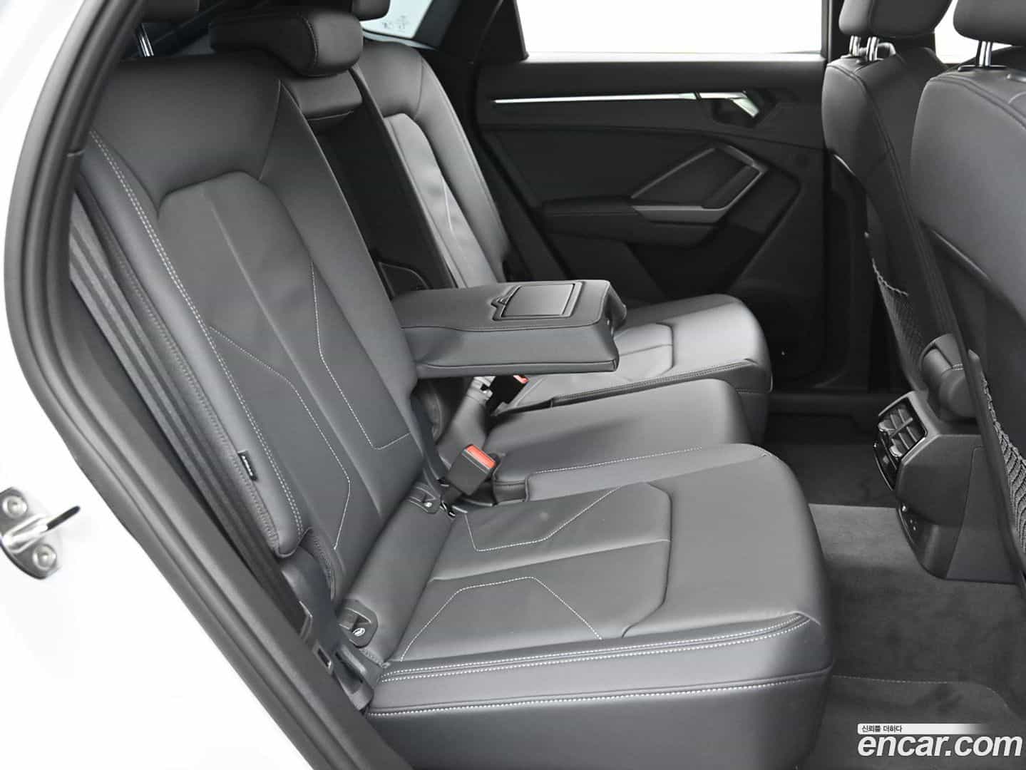 Q3 Audi 2025.7-OPTION-016