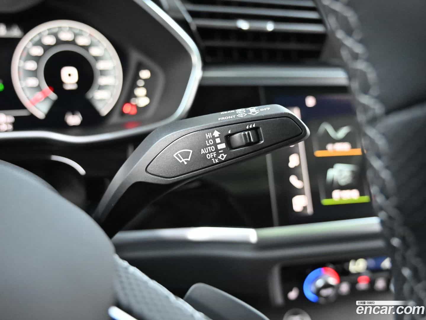 Q3 Audi 2025.7-OPTION-022