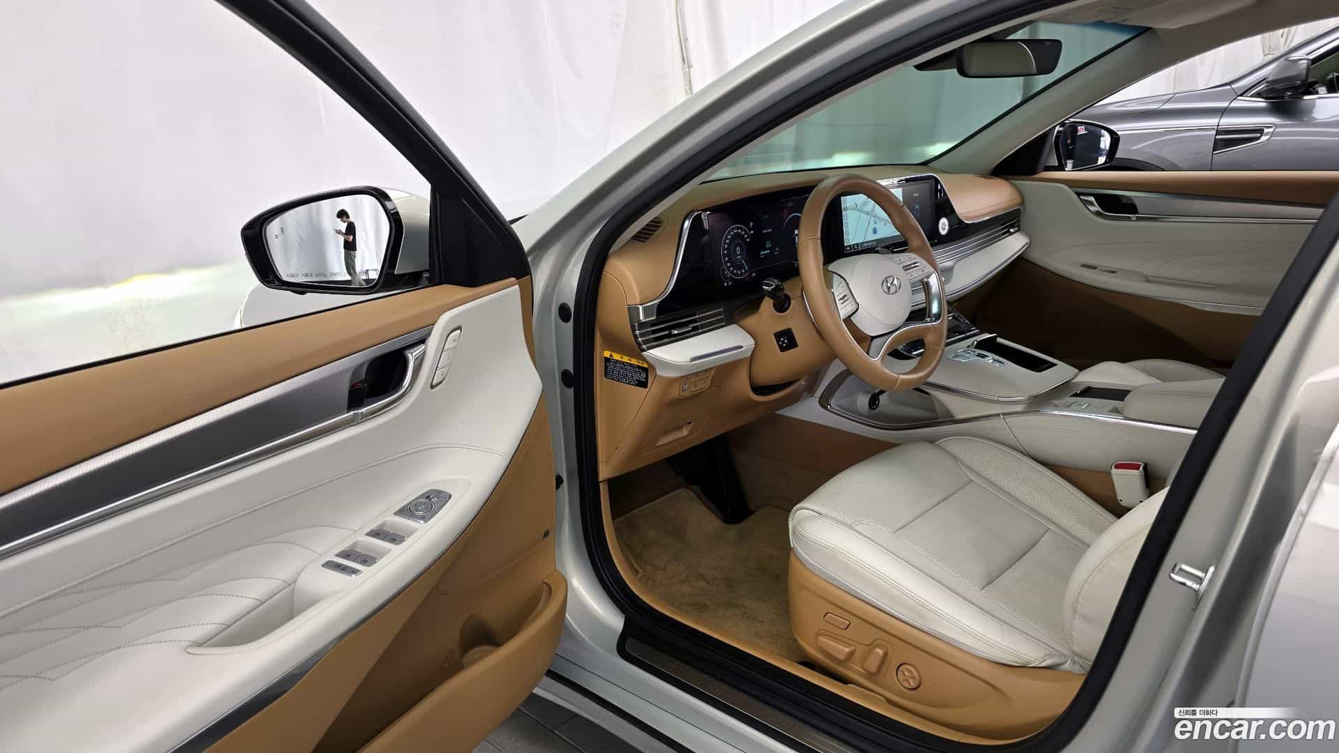 Grandeur Hyundai 2020.1-INNER-010