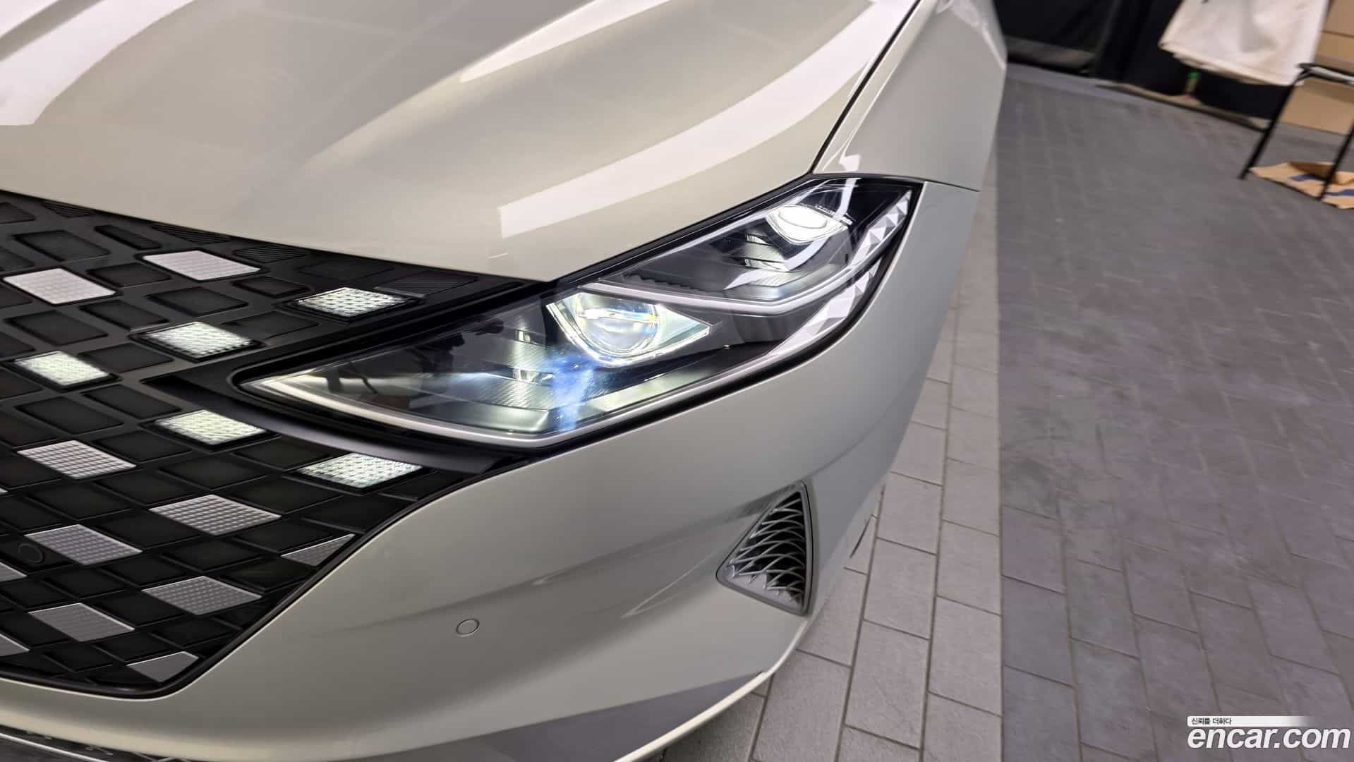 Grandeur Hyundai 2020.1-OUTER-032