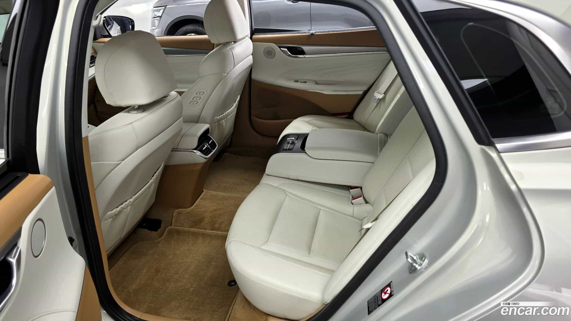 Grandeur Hyundai 2020.1-INNER-036