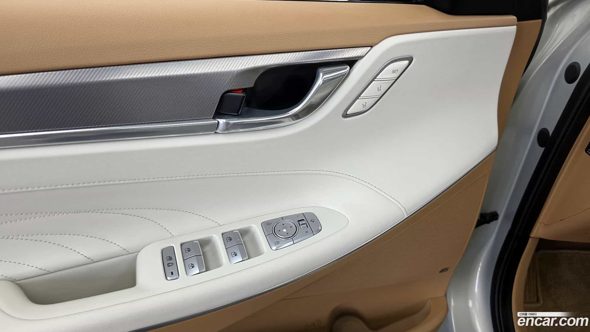 Grandeur Hyundai 2020.1-OPTION-040
