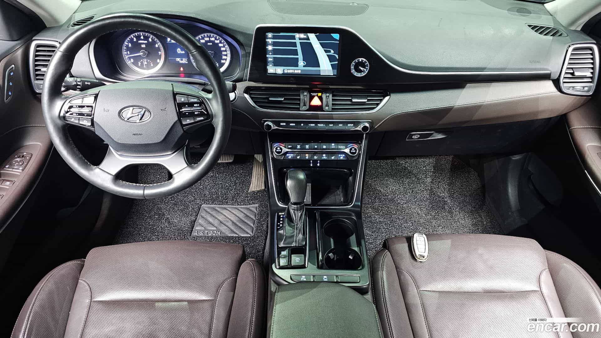 Grandeur Hyundai 2017.0-INNER-007