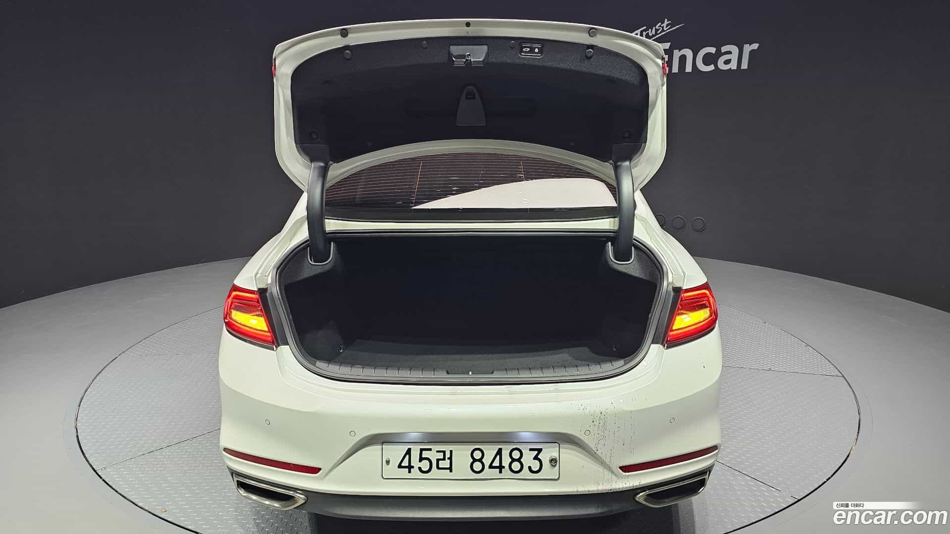 Grandeur Hyundai 2017.0-OPTION-024