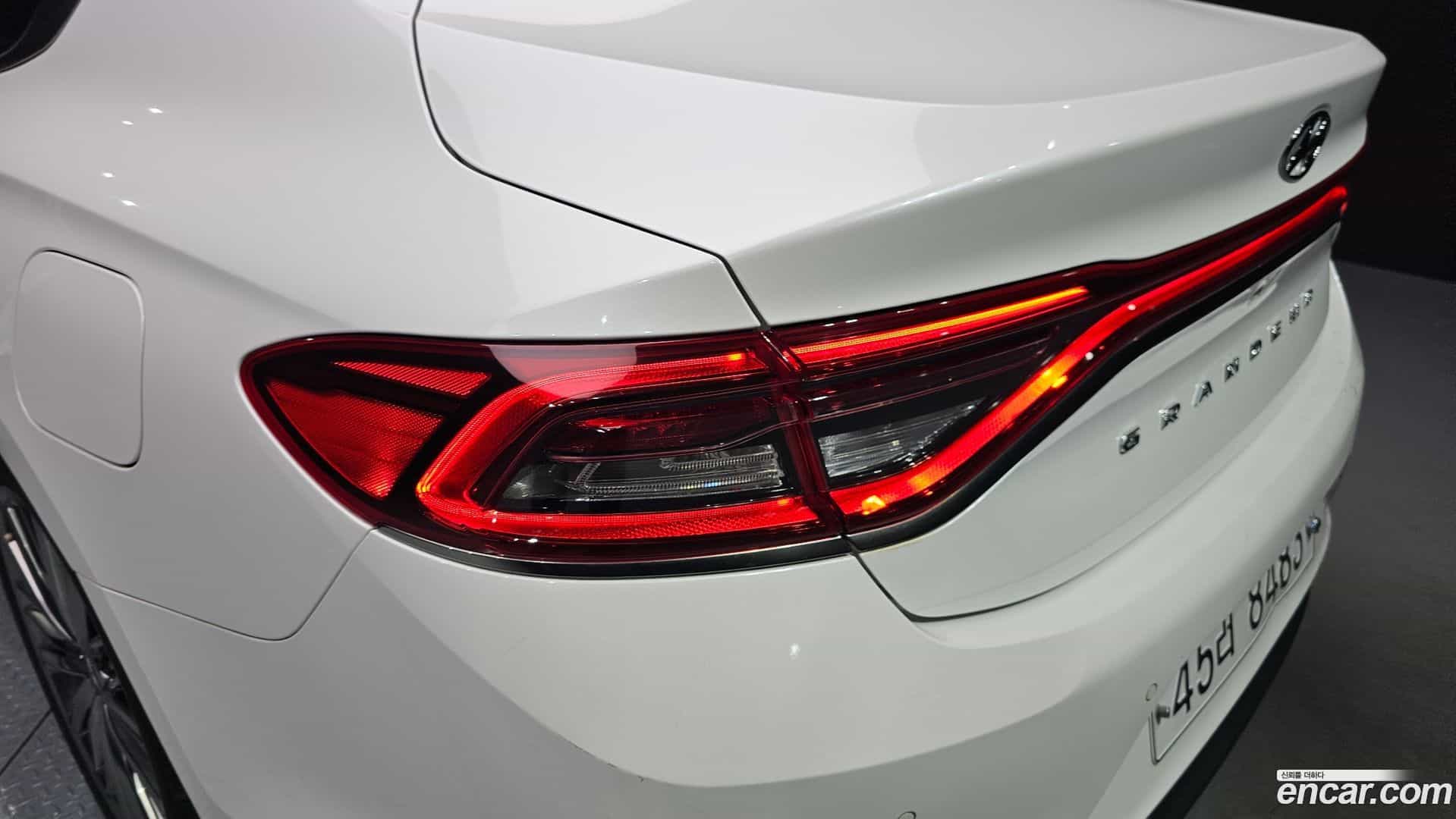Grandeur Hyundai 2017.0-OUTER-033