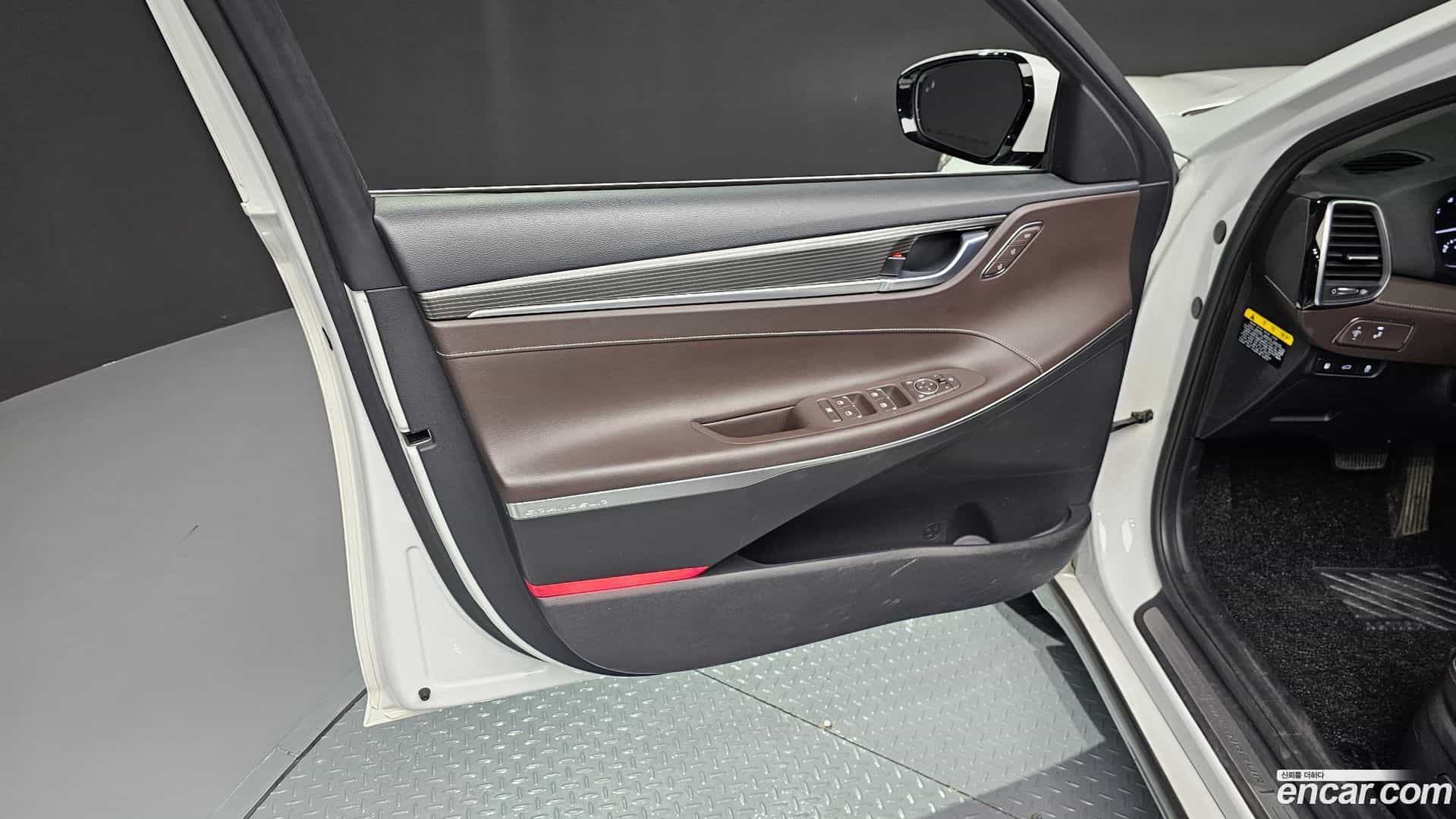 Grandeur Hyundai 2017.0-INNER-034