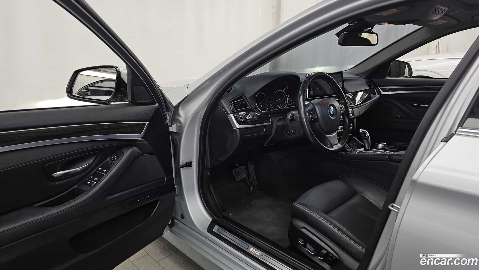 5-Series BMW 2015.11-INNER-010