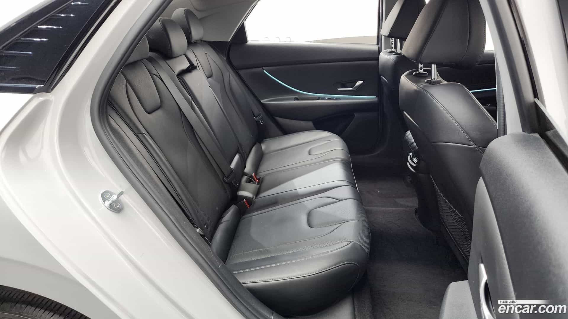AVANTE Hyundai 2021.4-OPTION-015