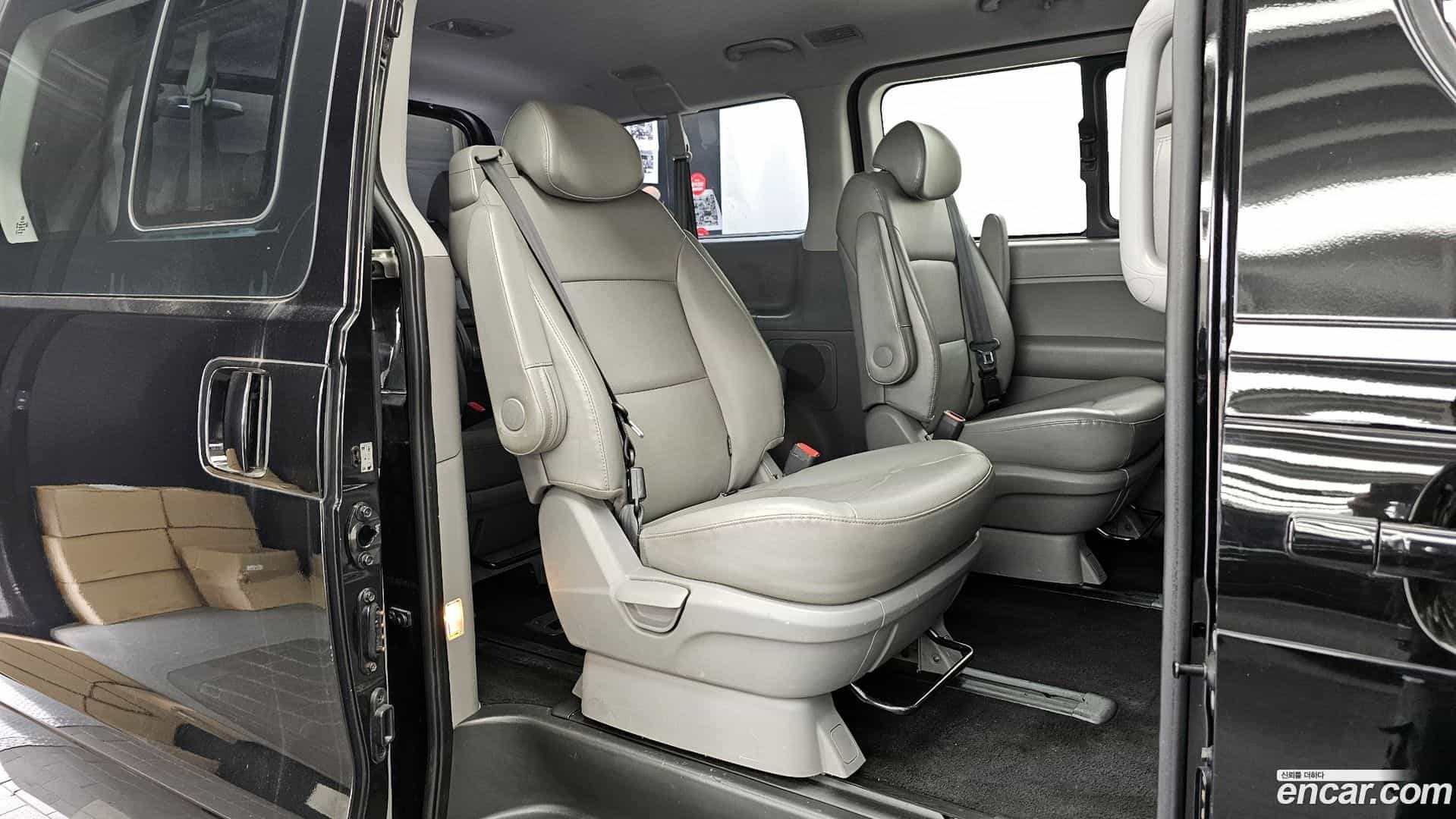 Starex Hyundai 2019.3-OPTION-016