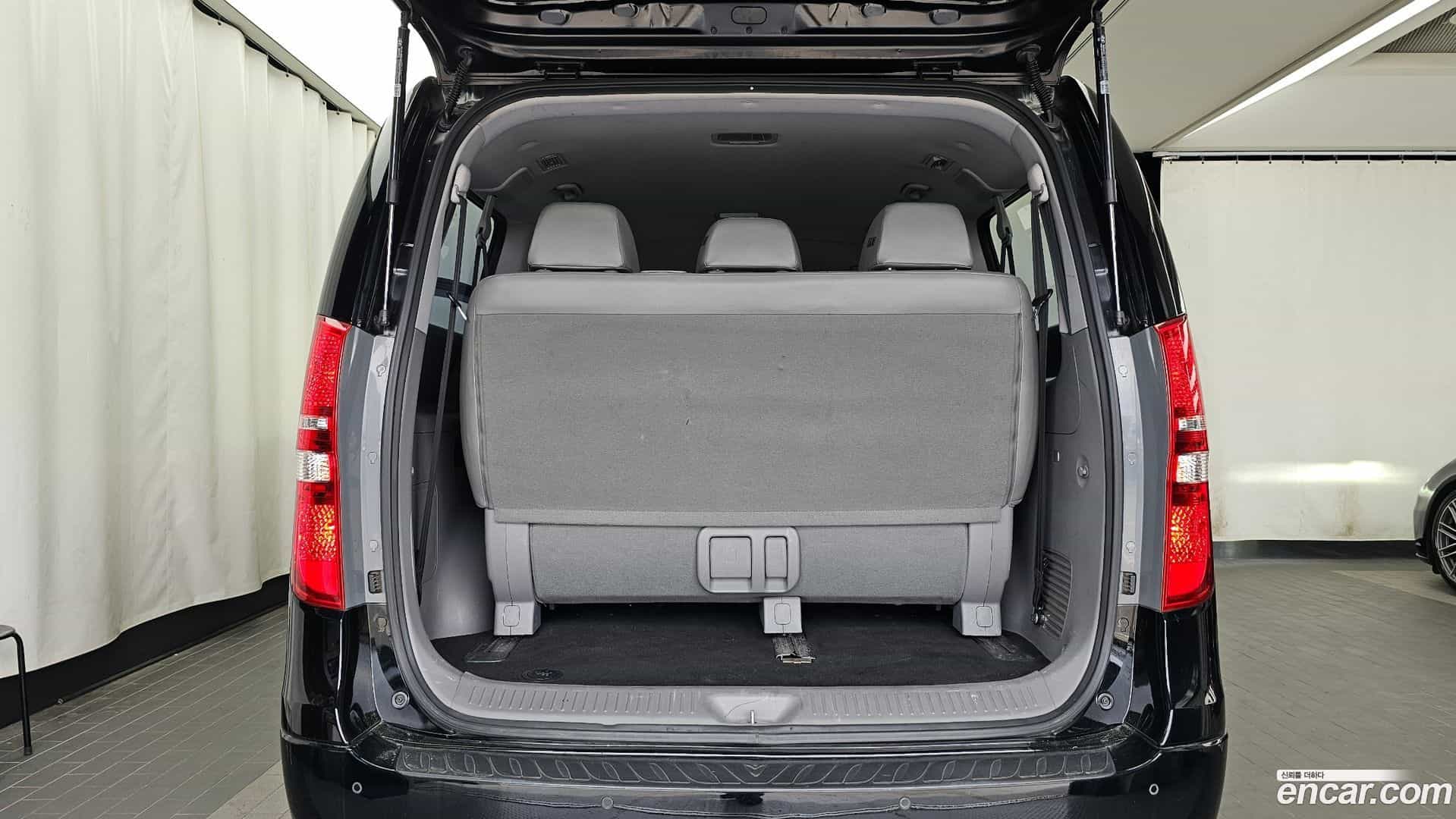 Starex Hyundai 2019.3-OPTION-024