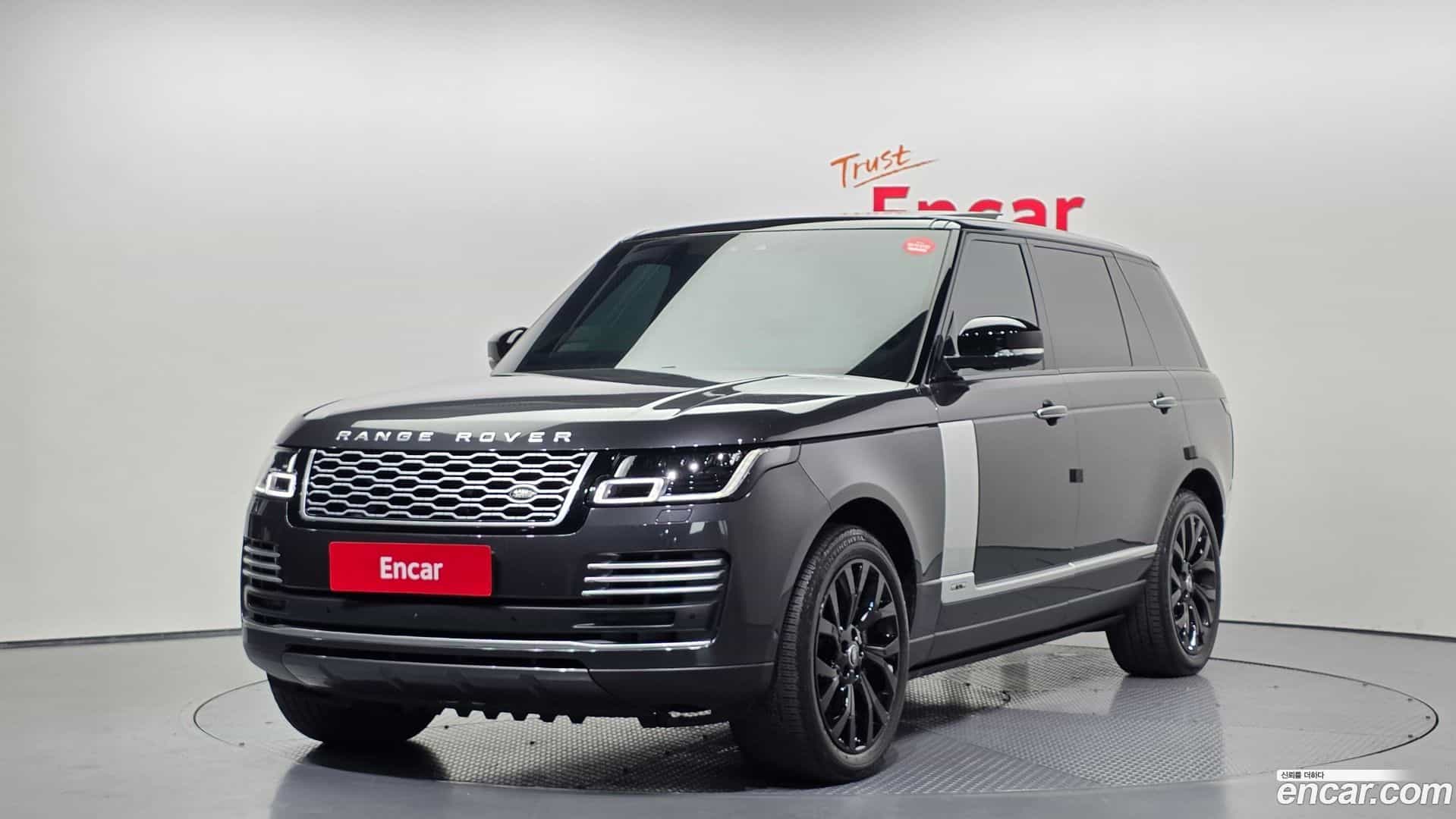 Range Rover Land Rover 2019.0-OUTER-001